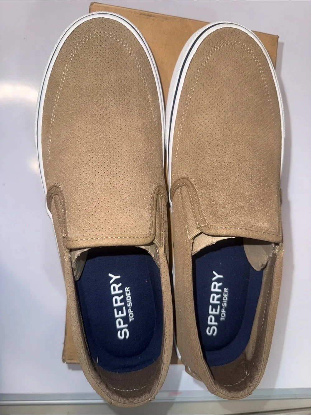 Sperry Men’s Tan Suede Slip-On Boat Shoes with Navy Insoles Size 11M UK/GB 10M